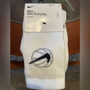 Nike Elite Everyday 3 pair basketball dri fit white socks yth 3y-5y or women 4-6